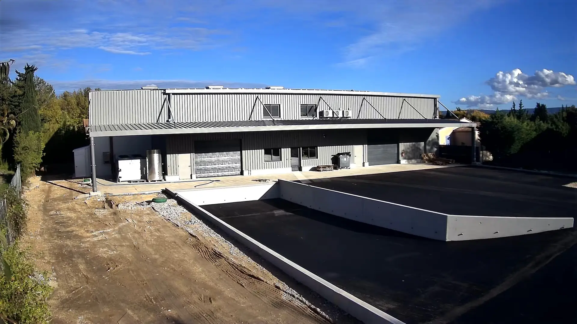 Entrepôt de stockage à Carpentras, quai de déchargement