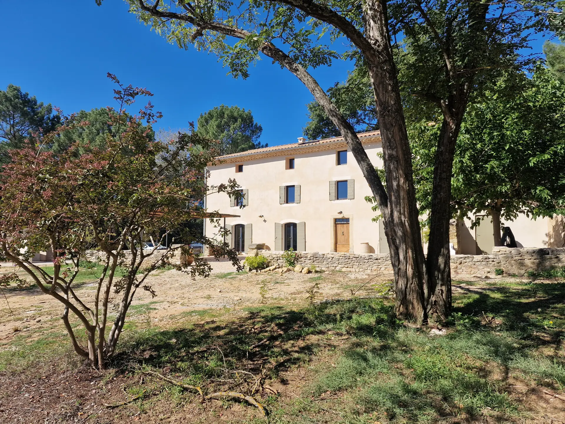 Mas provençal restructuré à Mormoiron — après travaux