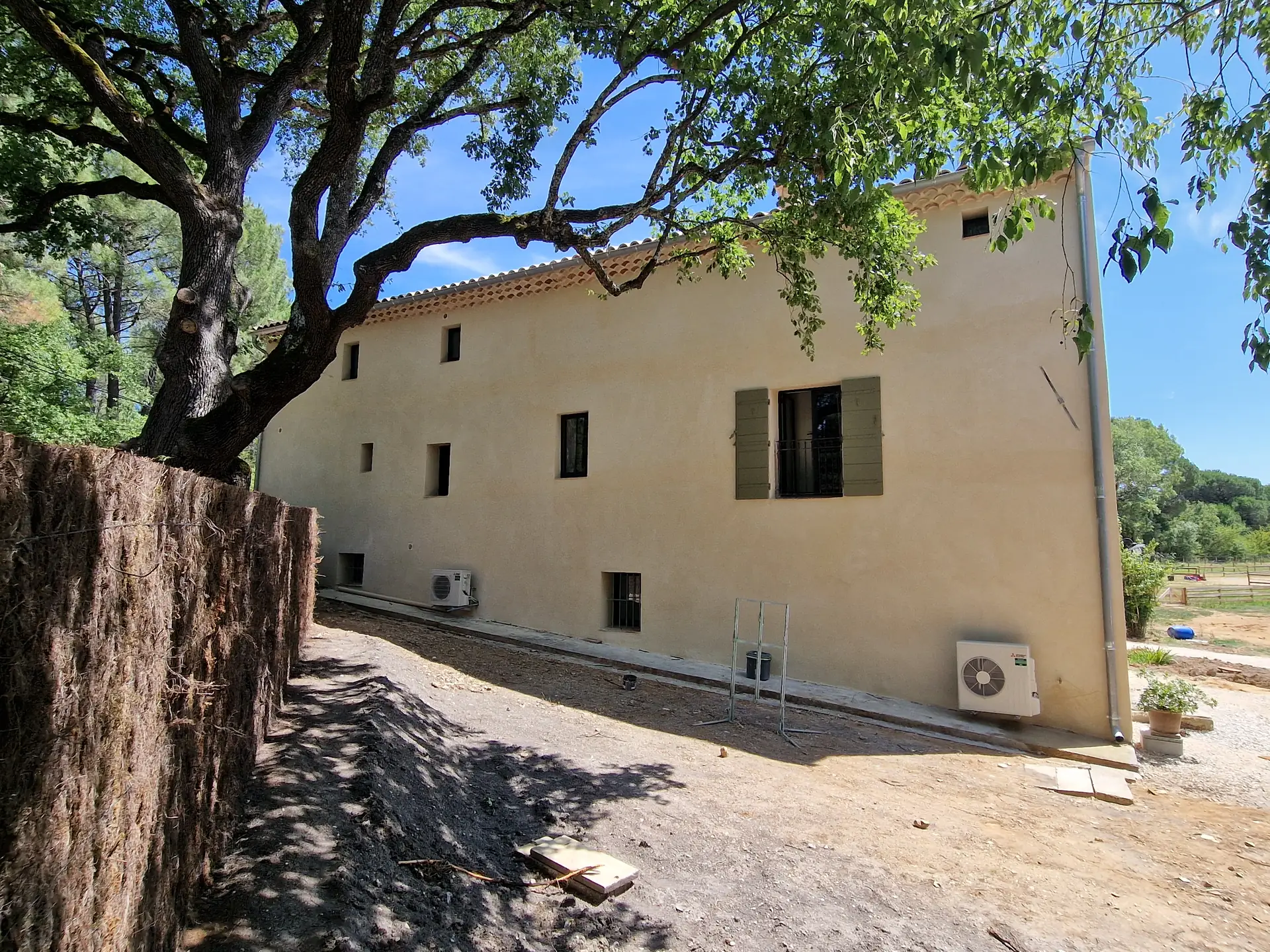 Mas provençal restructuré à Mormoiron — vue 6